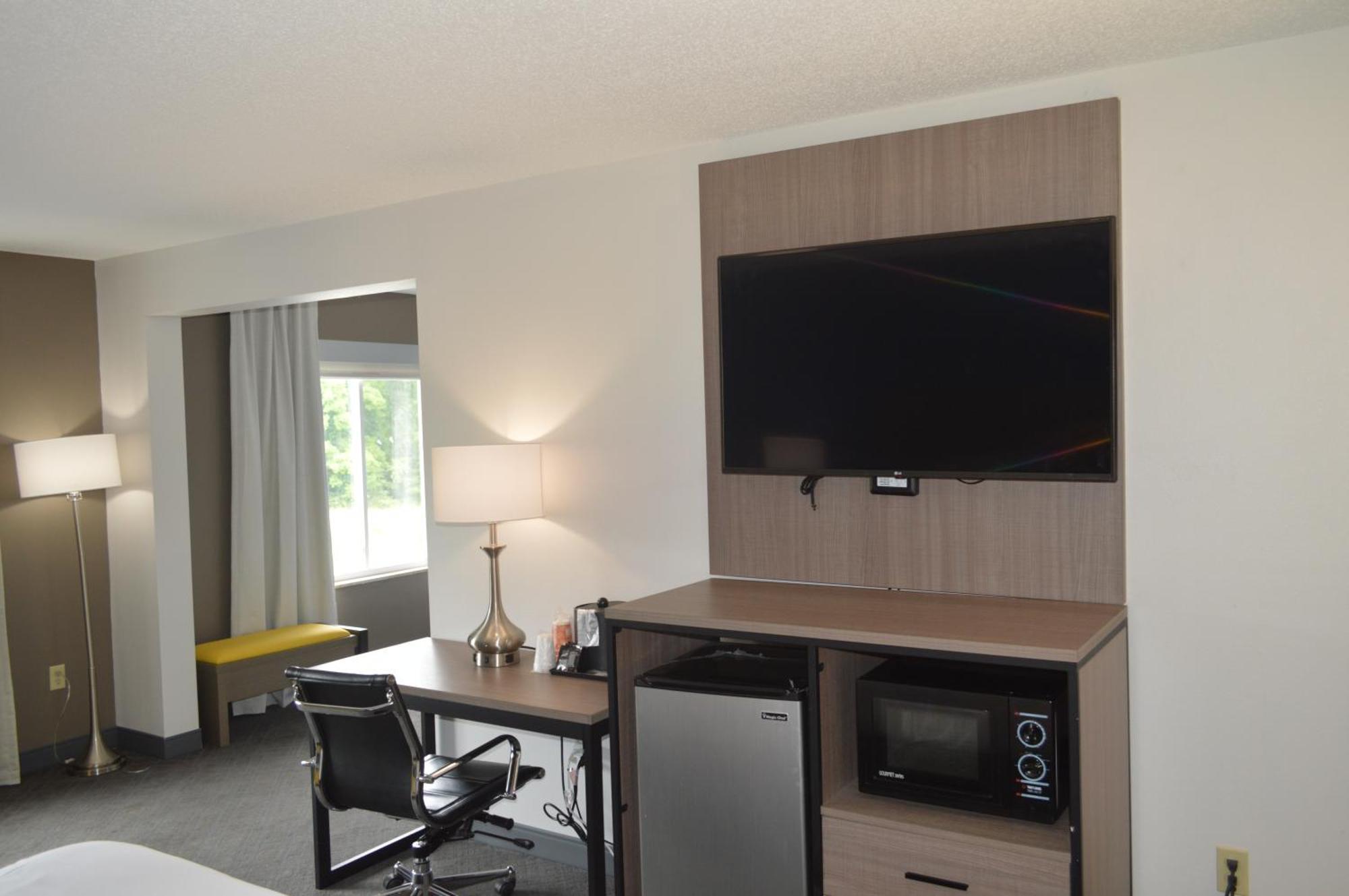 Comfort Inn & Suites Harrisburg-Hershey North 외부 사진