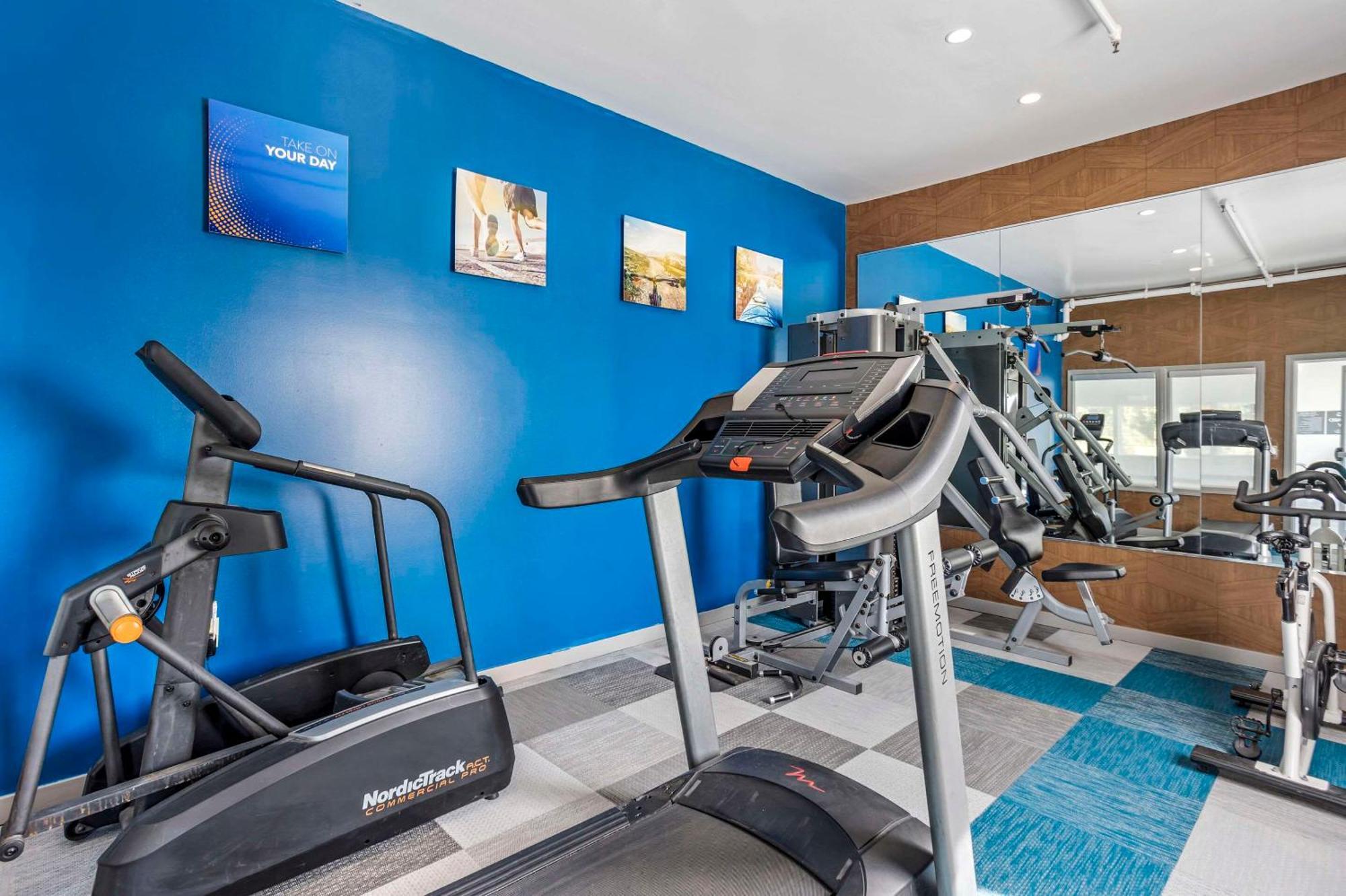 Comfort Inn & Suites Harrisburg-Hershey North 외부 사진