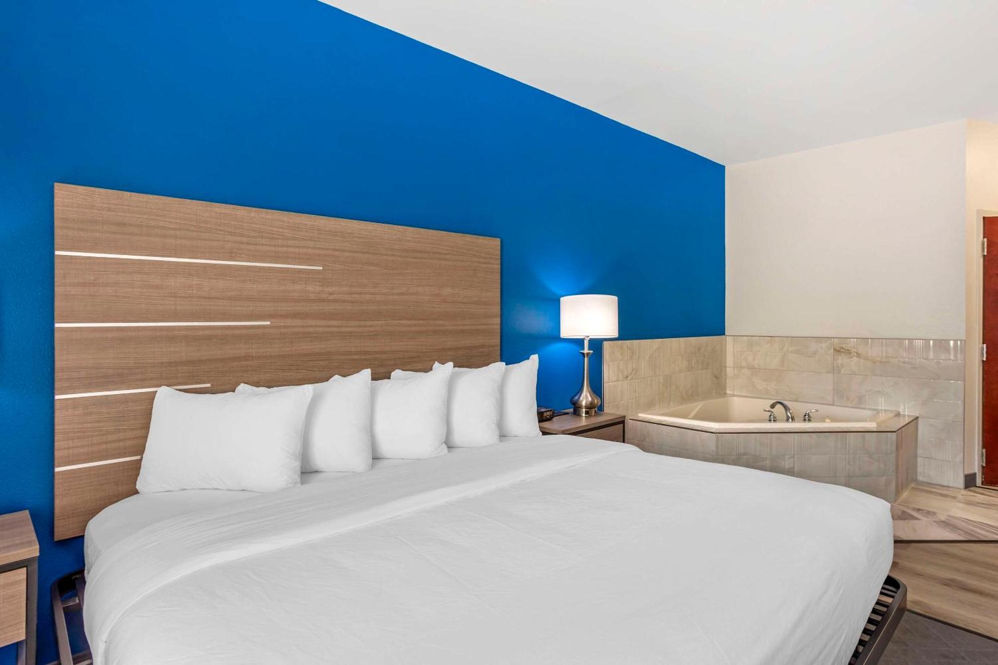 Comfort Inn & Suites Harrisburg-Hershey North 외부 사진
