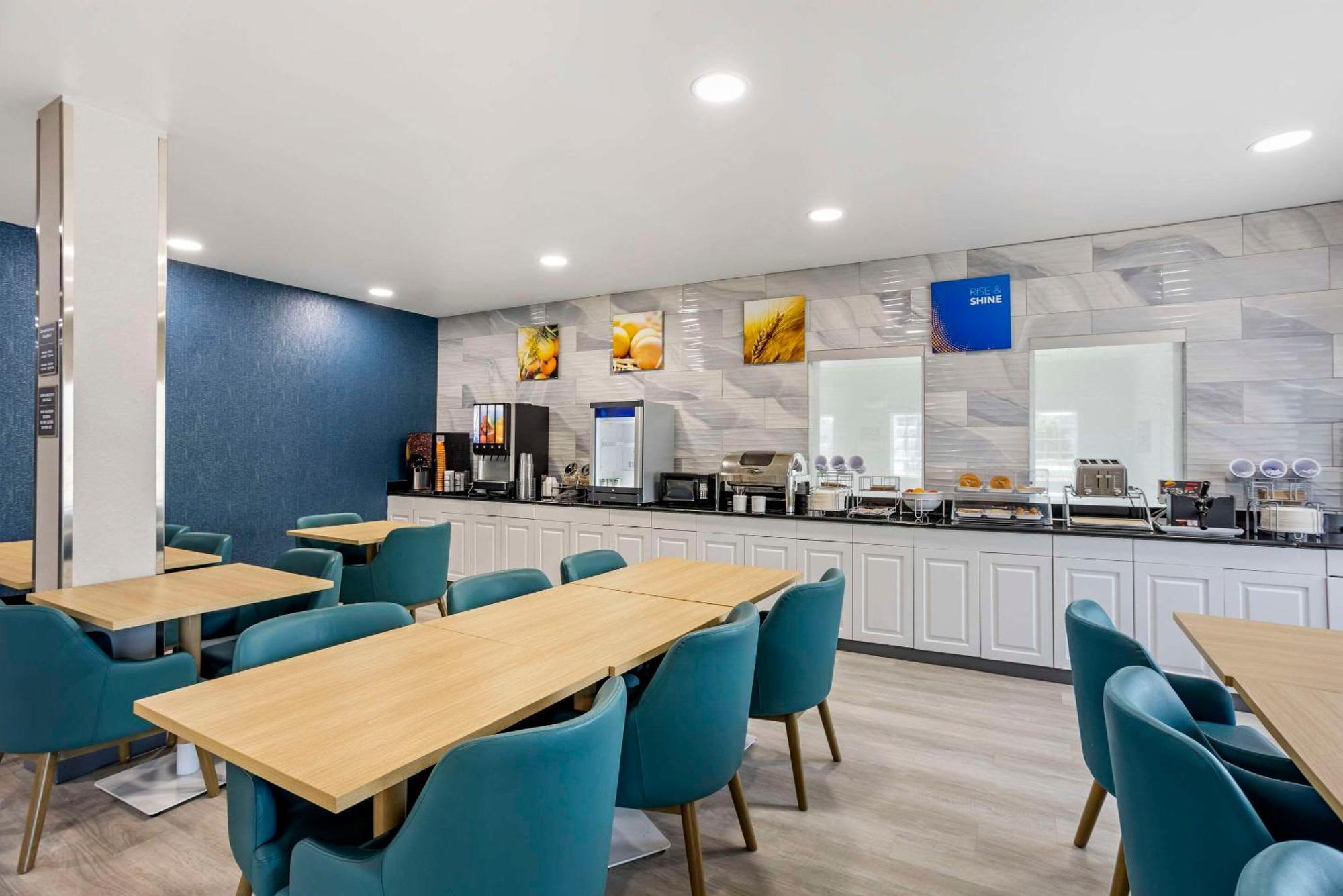 Comfort Inn & Suites Harrisburg-Hershey North 외부 사진