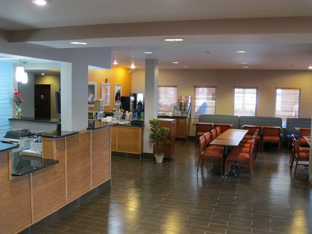 Comfort Inn & Suites Harrisburg-Hershey North 외부 사진